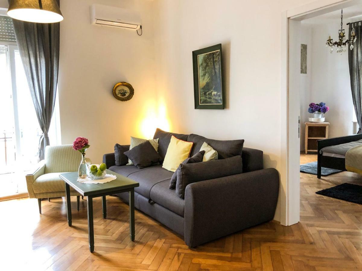 Val Apartma *