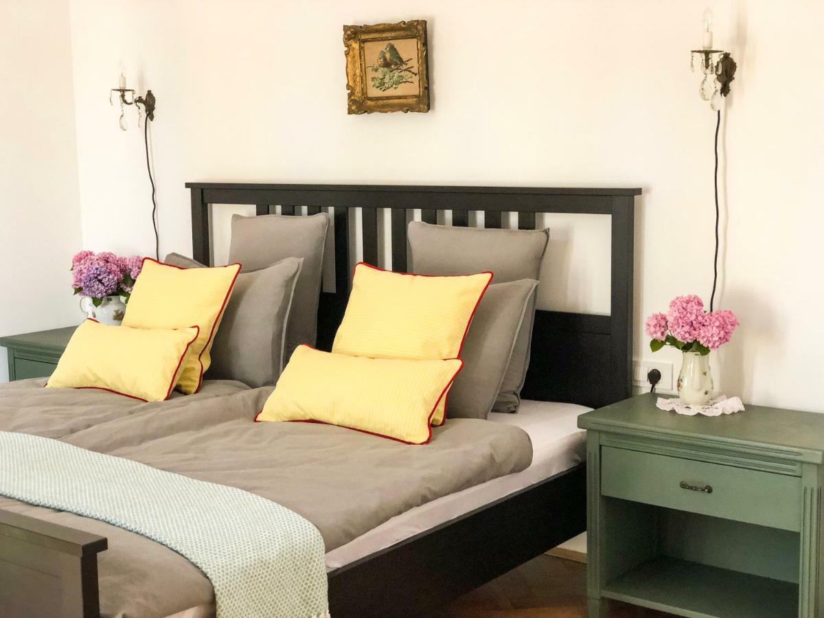 Val Apartma *